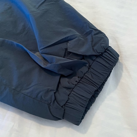 Good American ESSENTIAL TRACK PANT - Picture 9 of 11